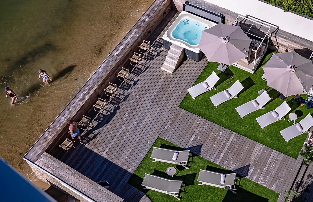Les Vagues Hotel & Spa-1